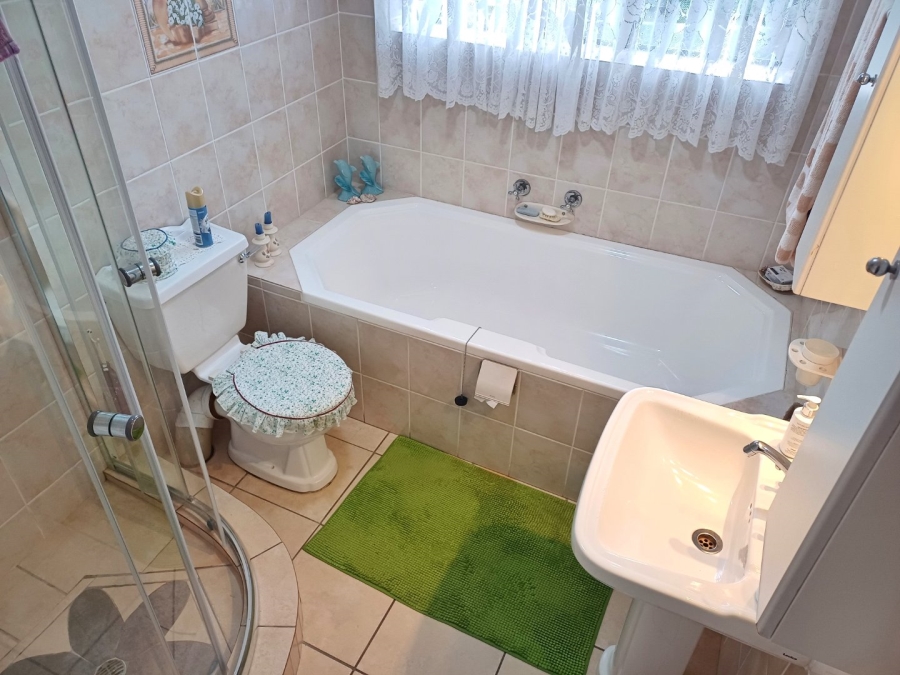 4 Bedroom Property for Sale in Hersham Western Cape